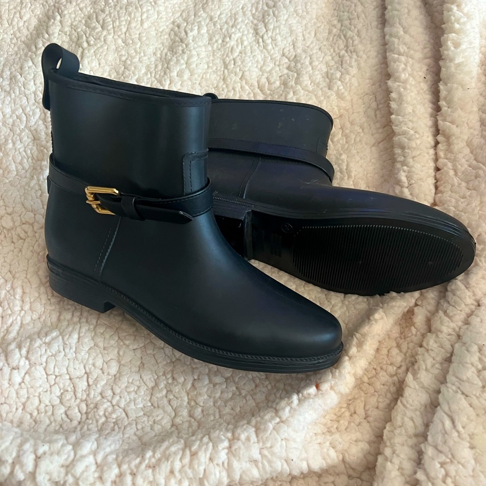 Aerosole by Martha Stewart Womens size 8.5 boots